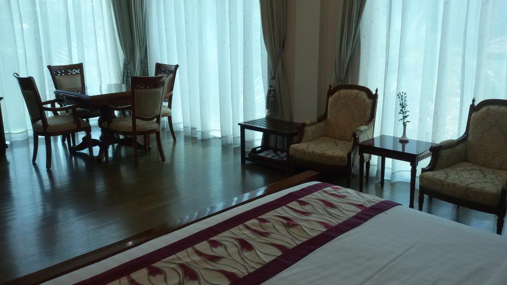 Palm Spring Resort Yangon Zimmer foto
